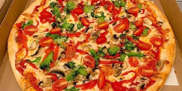18" Vegan Veggie Pizza