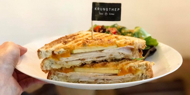 Bird & Apple Sandwich