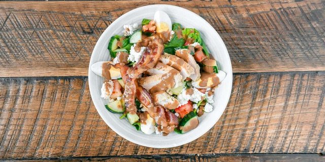 INDIVIDUAL CHICKEN, SPINACH & GOAT CHEESE SALAD