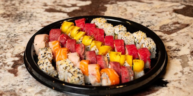 Chef Signature Sushi Platter