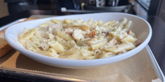 Chicken Alfredo Pasta Tray