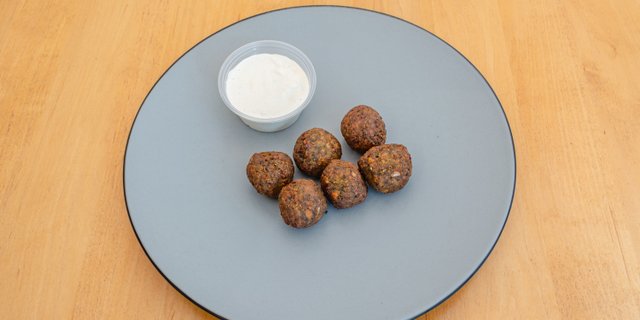 Crispy Falafel Balls w/ Tahini Sauce