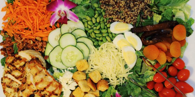 Build-Your-Own Gourmet Salad Bar