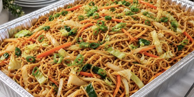 Vegetable Chowmein Tray