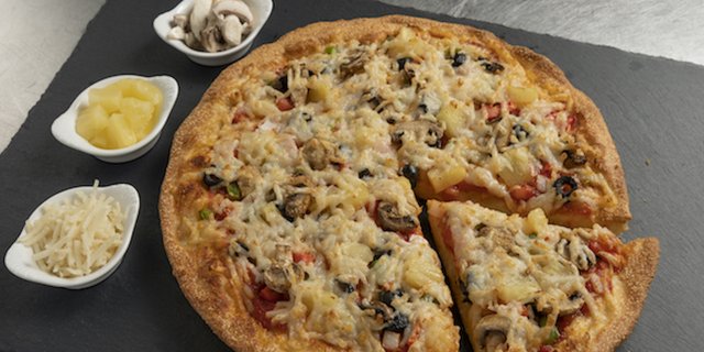 Vegan Vegetarian Pizza