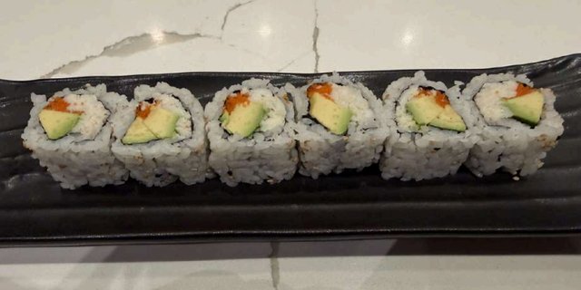 Cali & Lump Crab Roll