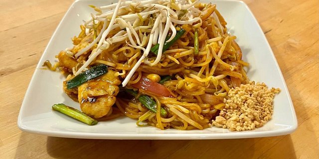 Pad Thai Noodle Tray