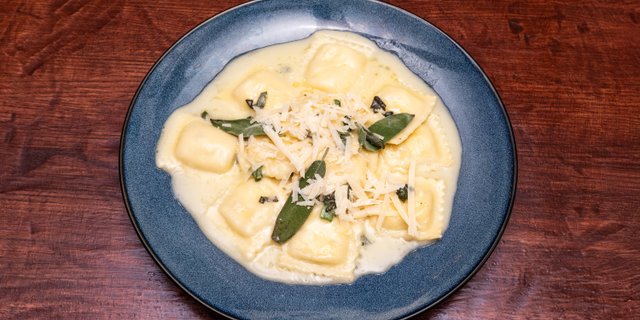 Cheese Ravioli Tray