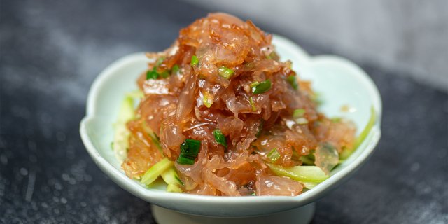 Sliced Jellyfish Head w/ Vinegar & Scallions