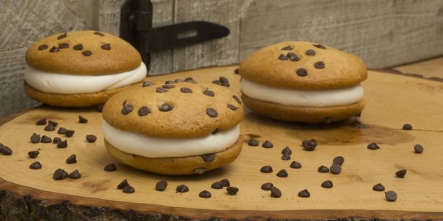 Chocolate Chip Whoopie Pie