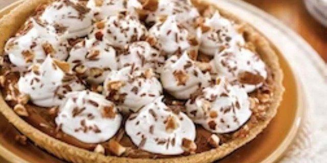 Whole Ooey Gooey Caramel Pie