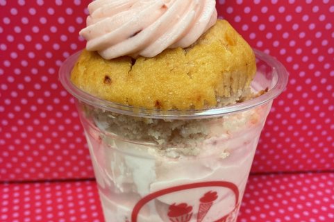 Strawberry Extreme 5000 Cupcake Smash