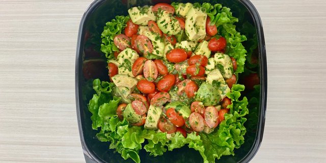 Tomato & Avocado Salad