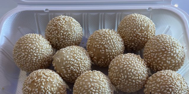 Fried Sesame Balls (10 Pc)