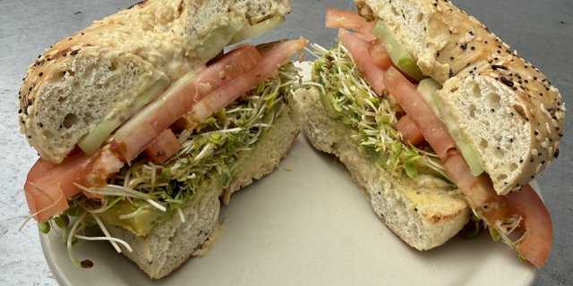 Hummus Veggie Bagel