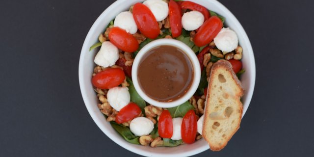 Spinach & Fresh Mozzarella Salad