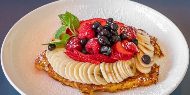 Banana & Berries French Toast