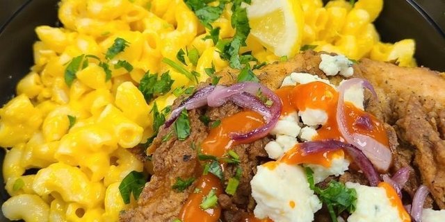 Buffalo Chicken Mac & Cheese
