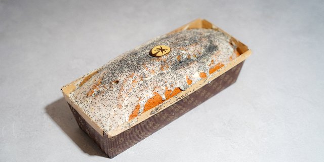 Lemon Poppy Seed Pound Cake Loaf