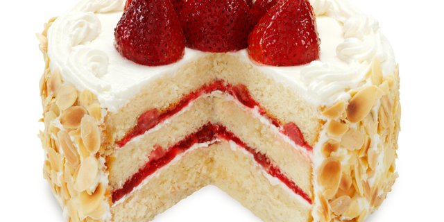 8” Strawberry Chantilly Cake