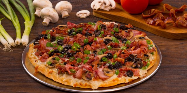 Sizzlin' Bacon Pizza