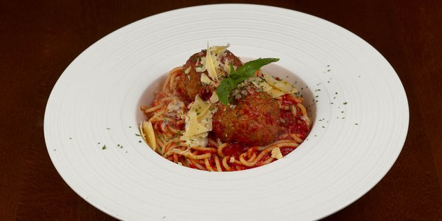 Spaghetti w/ Meatballs
