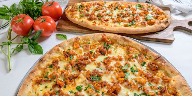 Chicken Cutlet & Vodka Sauce Pizza