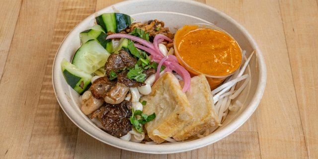 Dry Vegan Laksa Noodle Bowl