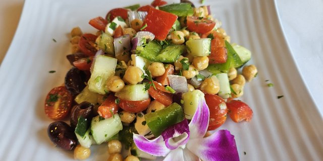 Mediterranean Salad