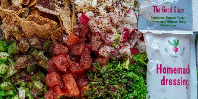 Mediterranean Medley Boxed Salad