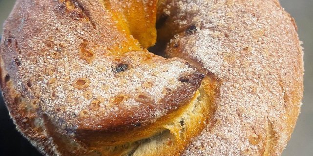 Cinnamon-Raisin Bagel