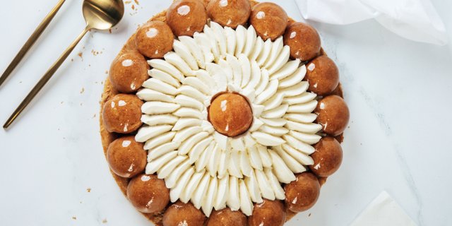 Saint Honore Pastry