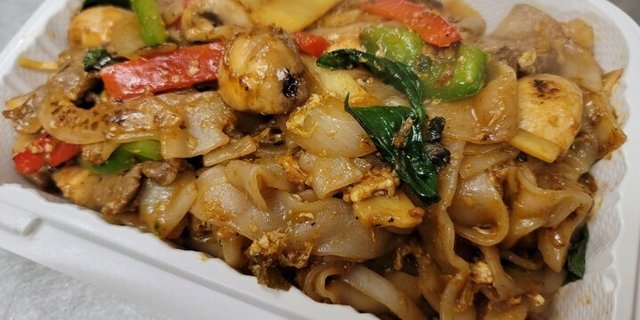 Pad Kee Mao (Drunken Noodles)