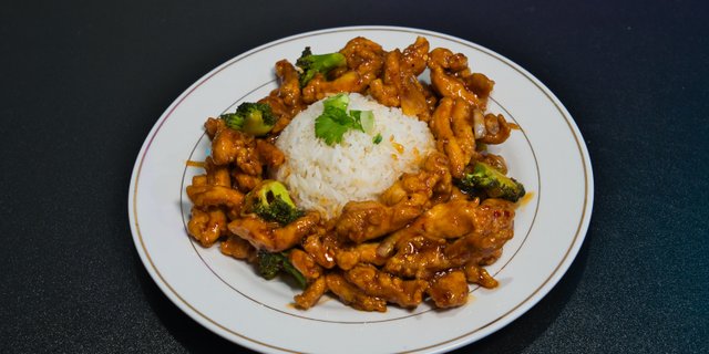 General Tso’s Chicken Box