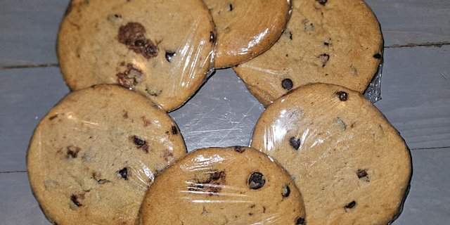 Baked Chocolate Chip Cookies