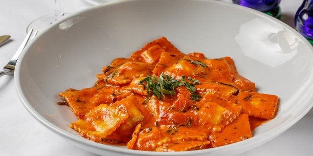 Ravioli Alla Vodka Boxed Lunch
