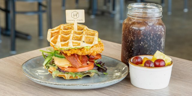 Grilled Chicken Sandwich Box