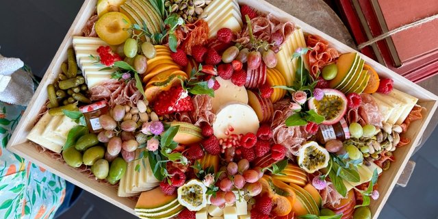 23x16" Large Cheese & Charcuterie Board