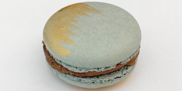 Milk Chocolate Earl Grey Macaron