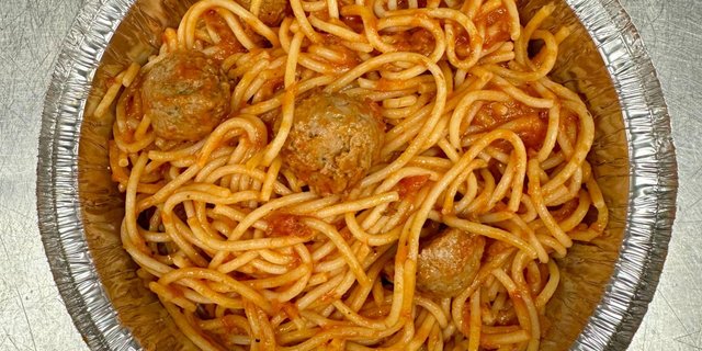 Spaghetti w/ Meatballs