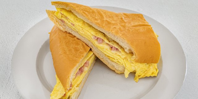 Omelette Sandwich