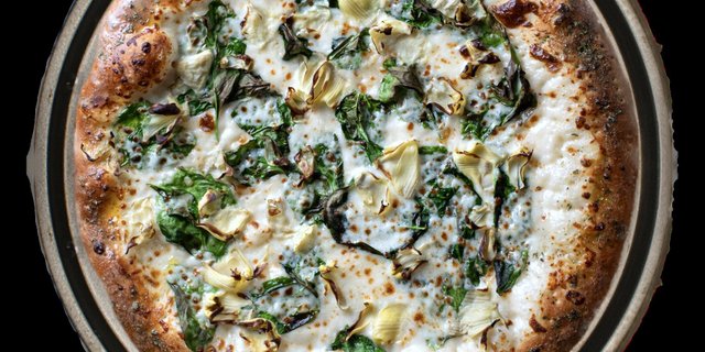 Spinach Alfredo Pizza