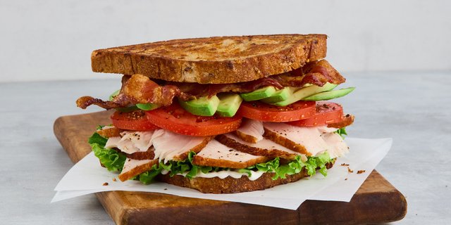 Uptown Turkey-Avocado Sandwich Lunch Box w/ Chips