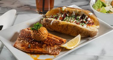 25 Summit Restaurant