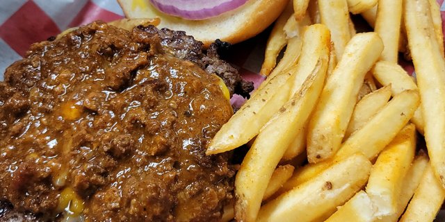 Chili Cheeseburger
