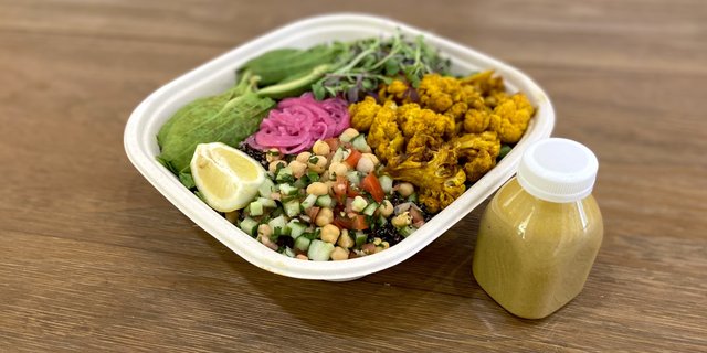 Mediterranean Quinoa Bowl
