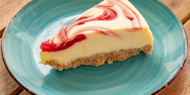 Strawberry Swirl Cheesecake