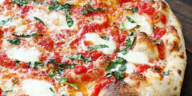 Gluten-Free Margherita Pizza