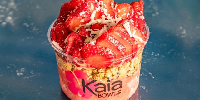 Pink Pyper Banana-Berry Bowl