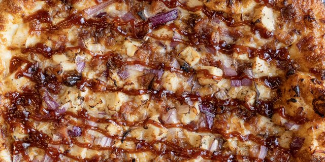 BBQ Chicken Cauliflower Crust Pizza